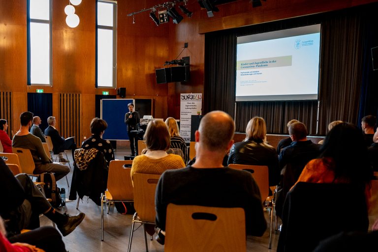 Read more about the article Stammtisch Jugendrecht Cafe Dome